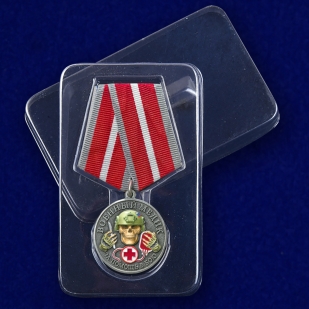 Медаль за помощь в бою "Военный медик" на подставке 