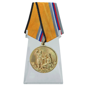 Новинка. Медаль "Воин – доброволец" МО РФ на подставке (Колодка с муаровой лентой)