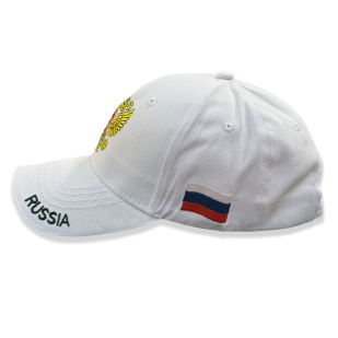 Белая бейсболка "RUSSIA" с золотистым гербом РФ