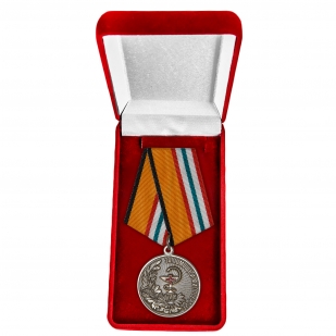 Медаль "За помощь и милосердие" МО РФ в бархатистом футляре