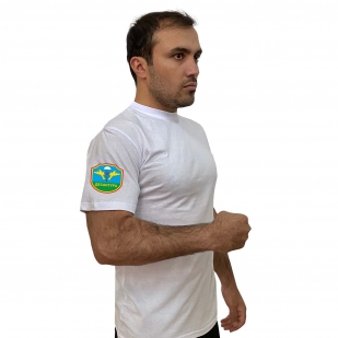 Белая футболка с термотрансфером Десантура на рукаве
