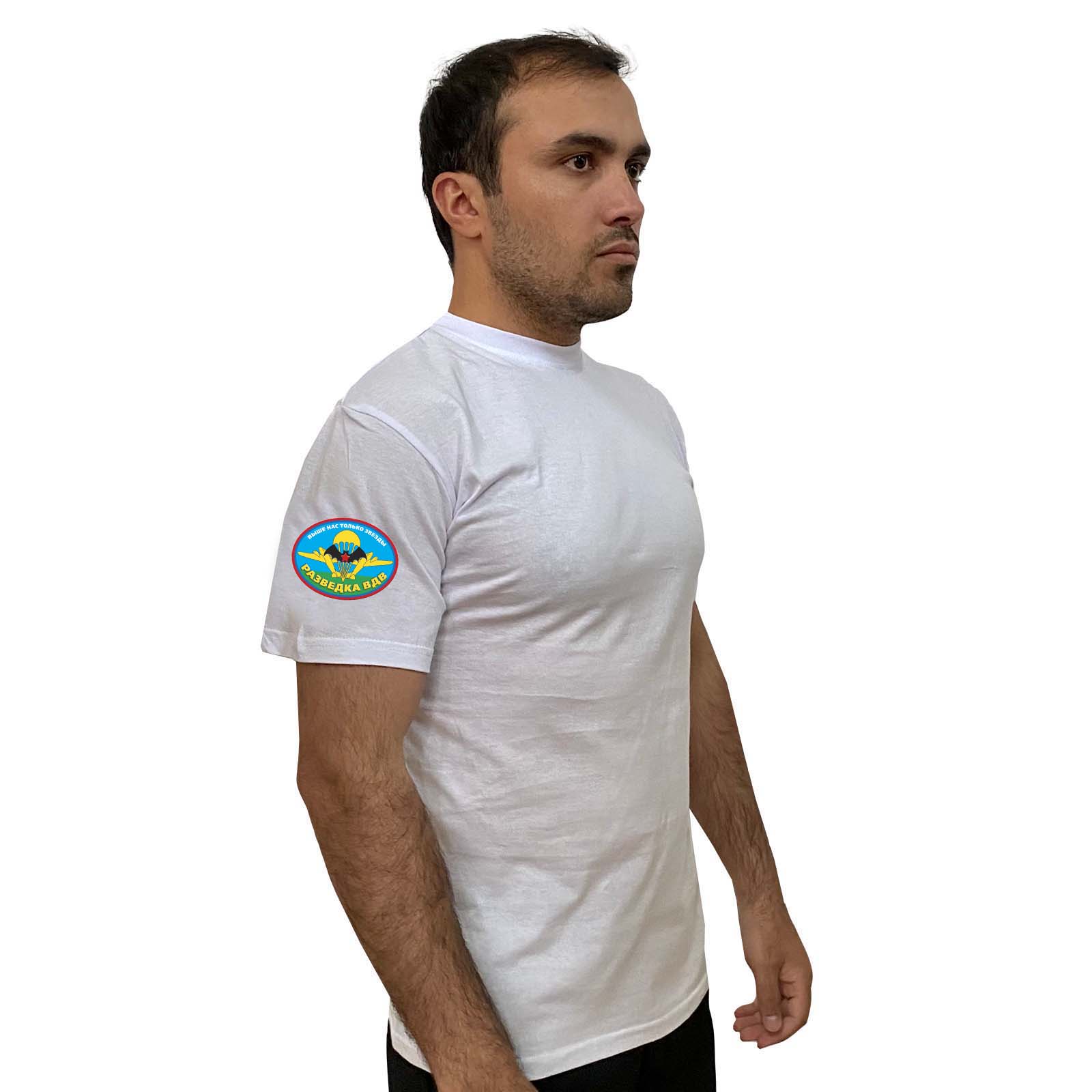 Белая футболка с термотрансфером "Разведка ВДВ" на рукаве