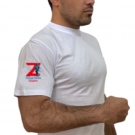 Белая футболка Z с принтом на рукаве