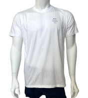 Белая мужская футболка с мелким принтом на груди