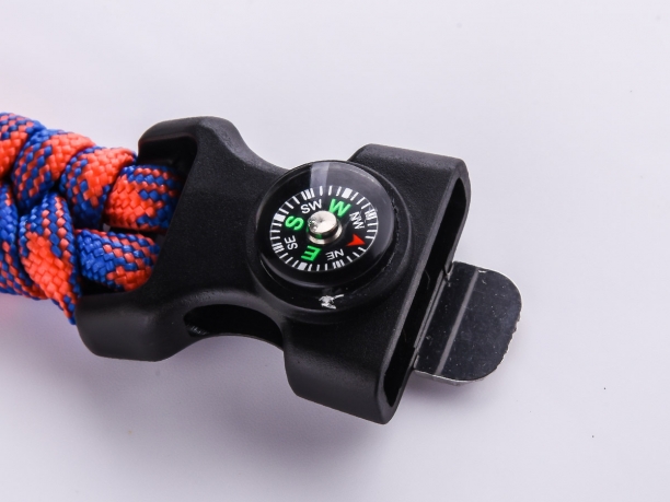 Браслет выживания с огнивом Браслет выживания с огнивом