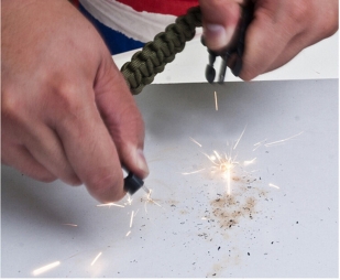 Браслет выживания с огнивом - надежный помощник