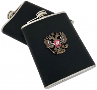 Черная фляжка "Россия" с металлической накладкой