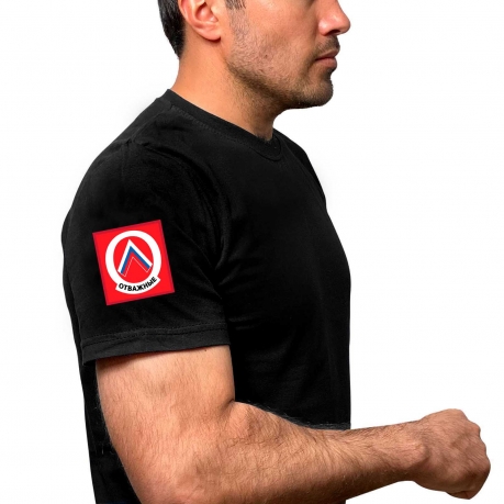 Черная футболка "Отважные" с термотрансфером на рукаве