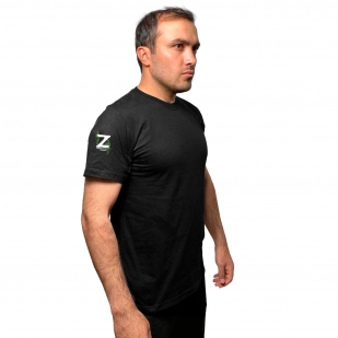 Чёрная футболка с термоаппликацией Z на рукаве