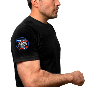 Чёрная футболка с термопринтом "Zа праVду" на рукаве