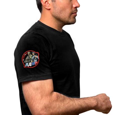 Чёрная футболка с термотрансфером ЛДНР Zа праVду на рукаве