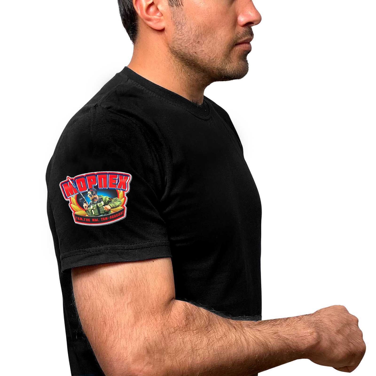 Чёрная футболка с термотрансфером "Морпех" на рукаве