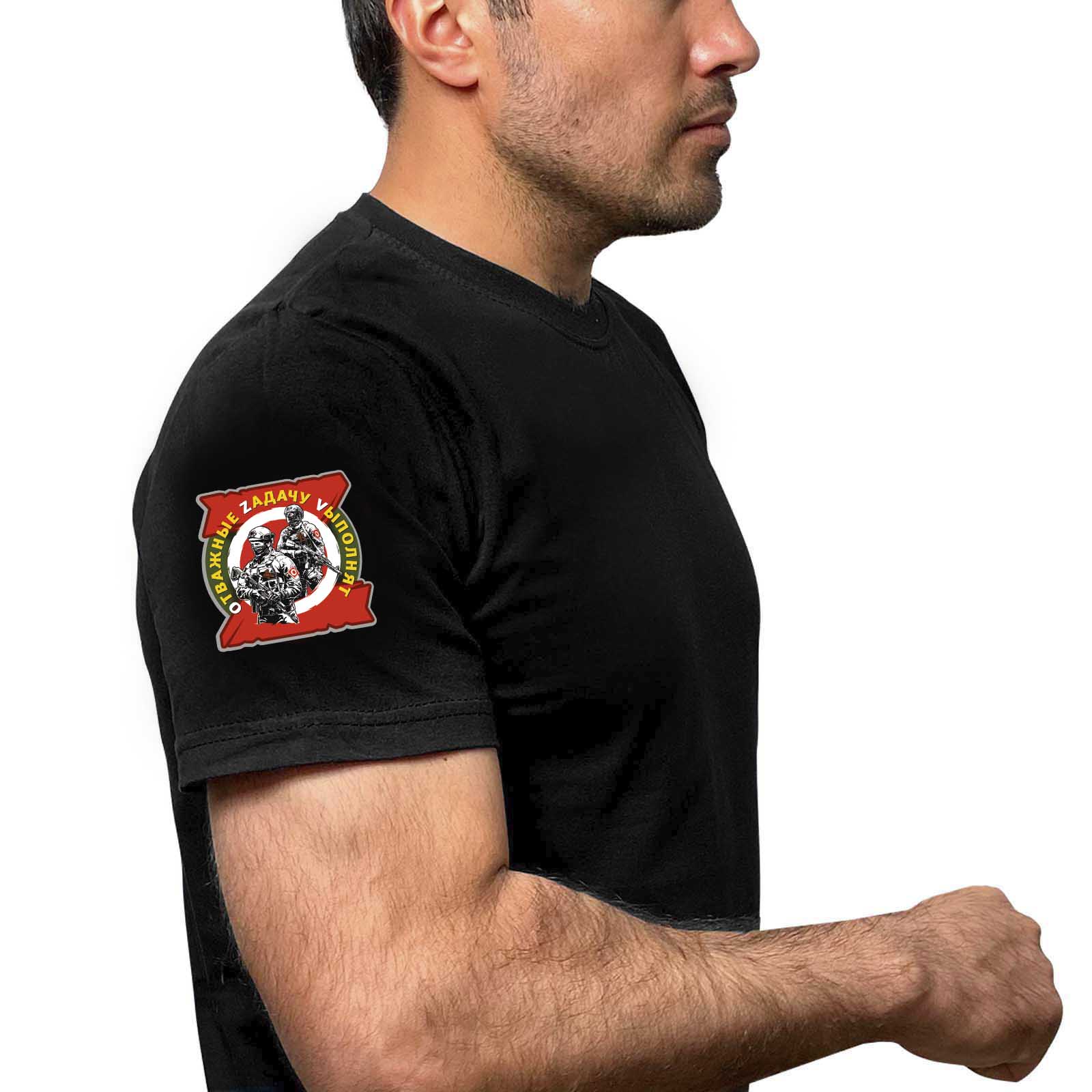 Чёрная футболка с термотрансфером "Отважные Zадачу Vыполнят" на рукаве