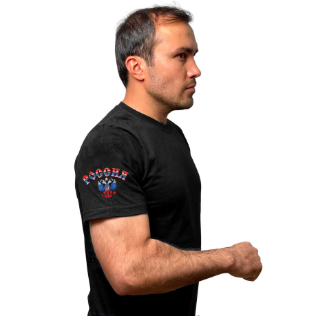 Чёрная футболка с термотрансфером Россия на рукаве