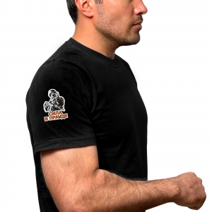 Чёрная футболка с термотрансфером "Сила в праVде" на рукаве