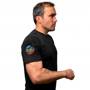 Чёрная футболка с термотрансфером Zа Донбасс на рукаве