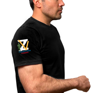 Чёрная футболка с термотрансфером ZV на рукаве