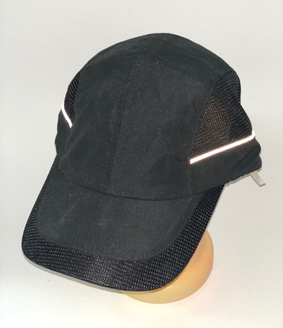 Черная кепка-пятипанелька с перфорированными вставками
