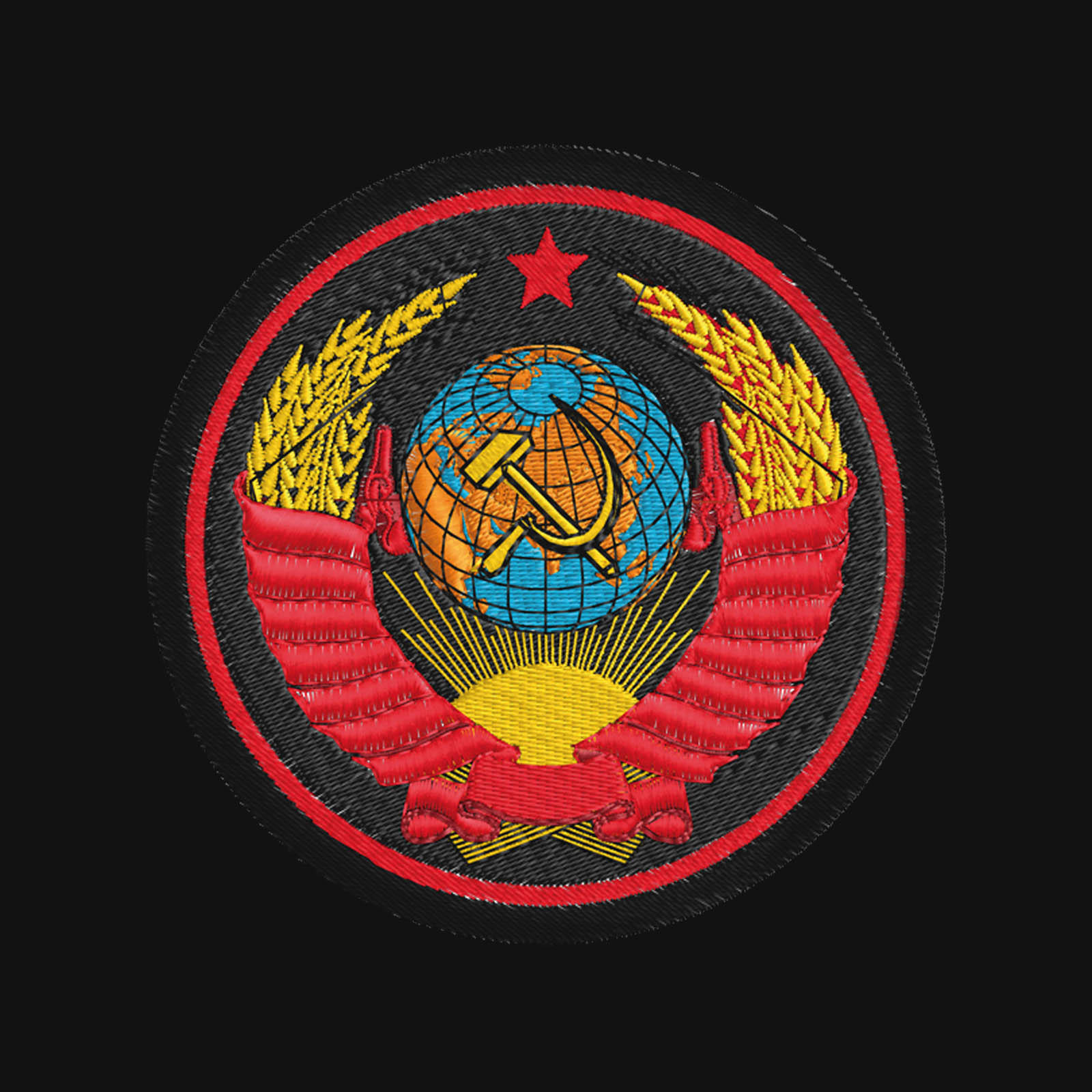 Купить черную лаконичную футболку с вышитым гербом СССР по сниженной цене