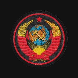 Черная лаконичная футболка с вышитым гербом СССР