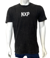 Черная мужская футболка NXP с белыми надписями