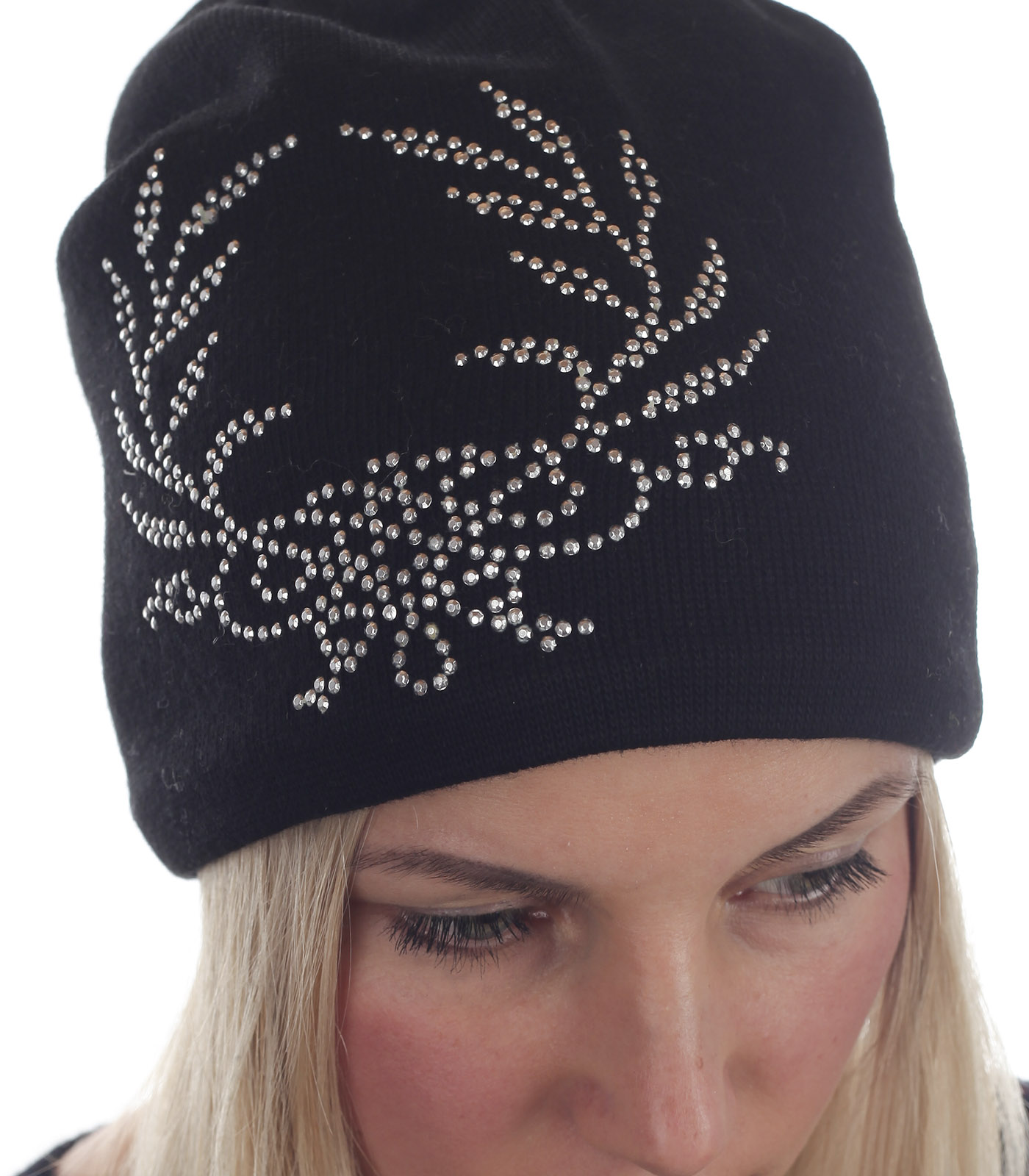 Купить в Москве стильную шапку для девушки