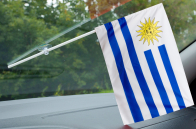 Флажок Уругвая в машину