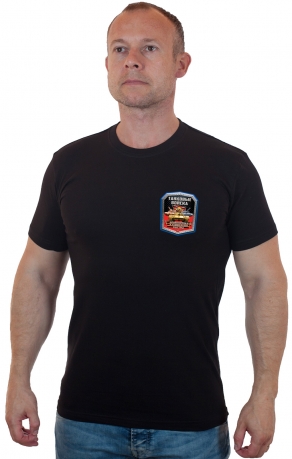 Качественная мужская футболка с танковой символикой.