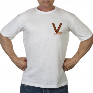 Белая футболка со знаком V