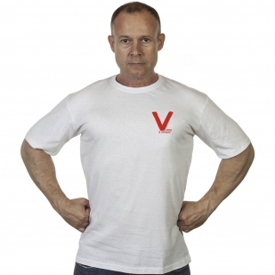 Белая футболка с символикой V