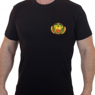 Серьезная футболка с эмблемой Пограничных войск.