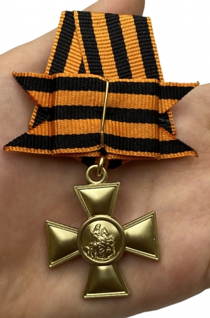 Георгиевский крест 1 степени с бантом - на ладони