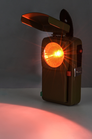 Классический армейский сигнальный фонарь со светофильтрами