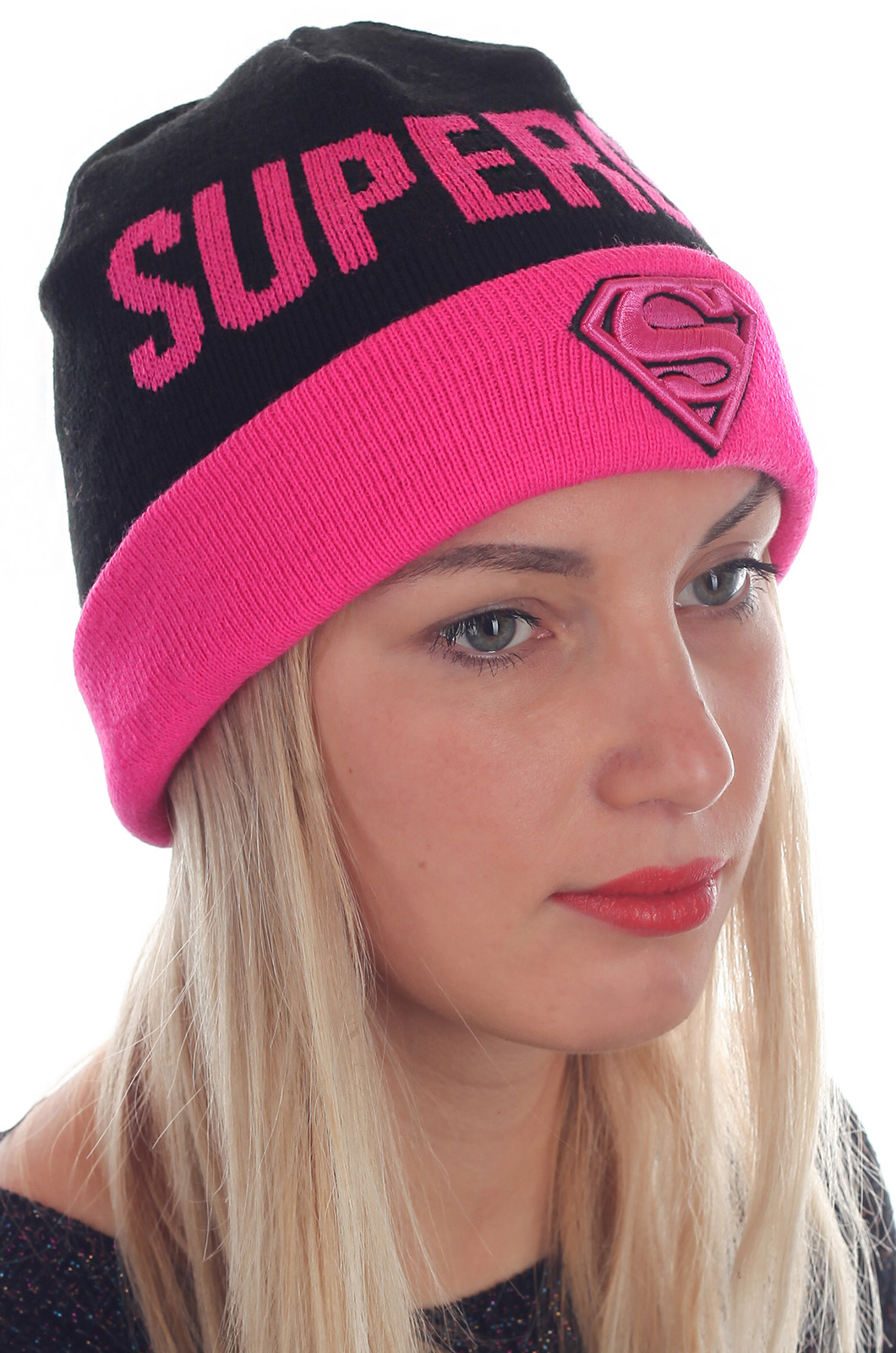 Заказать онлайн женские шапки SuperGirl