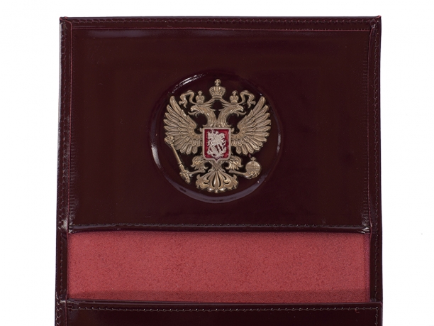 Кожаное портмоне для документов с гербом РФ в подарок россиянину