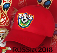 Красная бейсболка Россия.