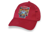 Красная кепка для праздничных демонстраций на День Победы