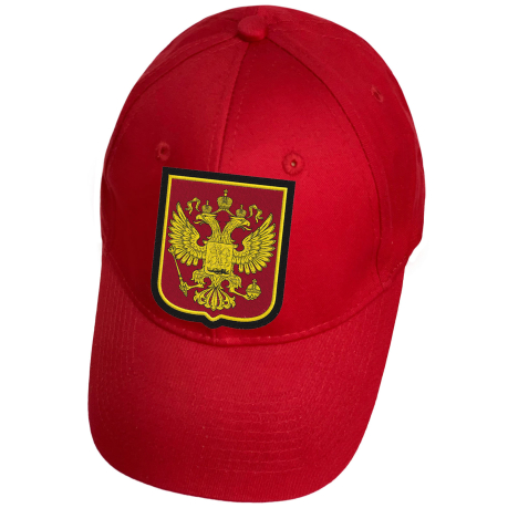 Красная кепка с гербом РФ