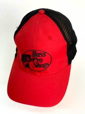 Красная летняя бейсболка Bass Pro Shops с черной сеткой