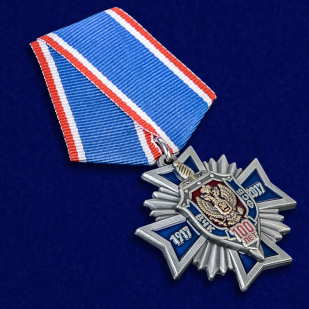 Крест к 100-летнему юбилею ВЧК-КГБ-ФСБ в бордовом футляре из флока - общий вид