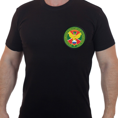 Лаконичная футболка с вышитой эмблемой КППО