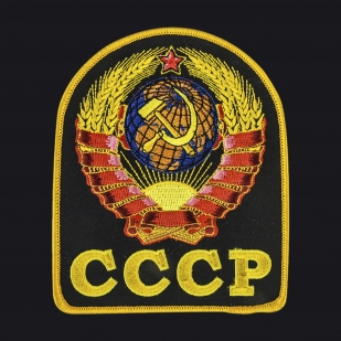 Лаконичная футболка с вышитым гербом СССР