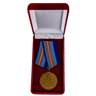 Латунная медаль За содружество во имя спасения - в футляре