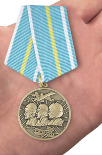 Медаль "100 лет Военной авиации России" 1912-2012 - вид на ладони