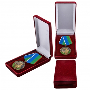 Медаль "90 лет десантным войскам" в наградном футляре