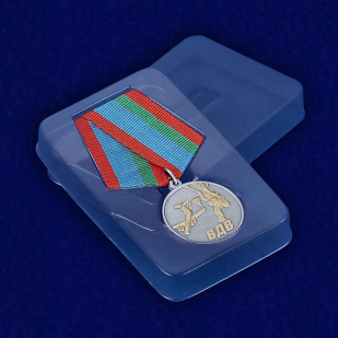 Медаль Десантник ВДВ в футляре с удостоверением - в пластиковом футляре