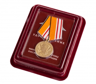 Медаль "Генерал-майор А. Александров" в бархатистом футляре с пластиковой крышкой