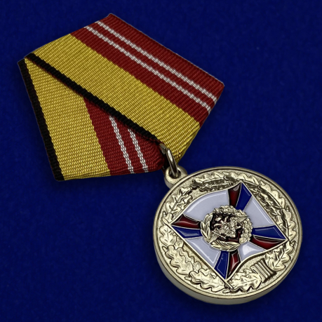 Медаль «За воинскую доблесть» 2 степень - вид под углом