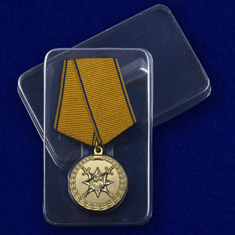 Медаль "За смелость во имя спасения" МВД России - вид в футляре