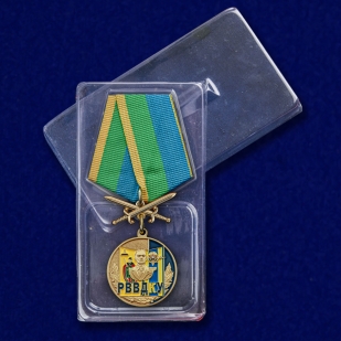 Медаль РВВДКУ с мечами - в пластиковом футляре